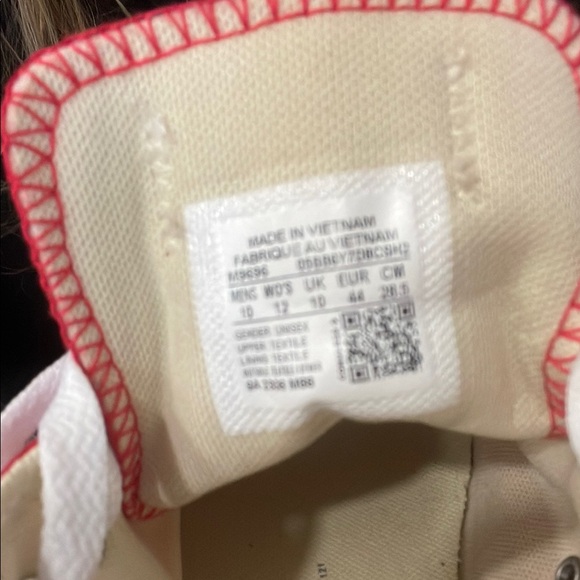 Converse Red Low-Top Sneakers - Picture 2 of 2